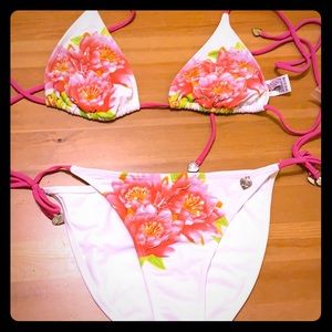 Beautiful Bikini w/ rhinestones